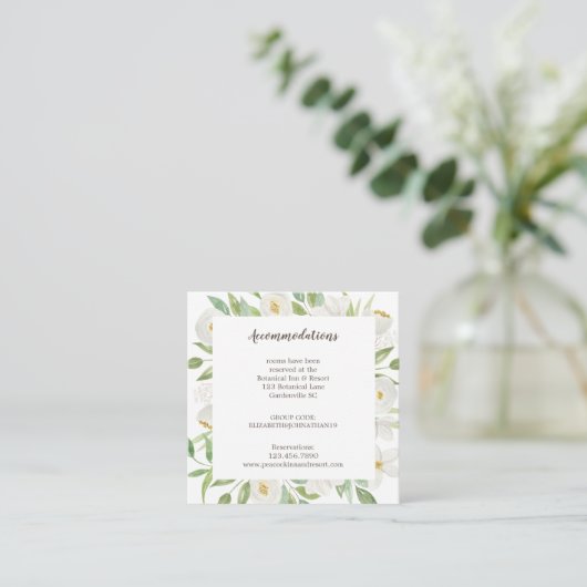 Elegant White en Green Floral Wedding Accommodatie Informatiekaartje (Staand voorkant)
