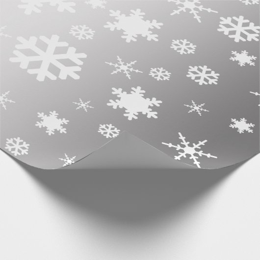 Elegant White en Silver Kerstmis Snowflake Patroon Cadeaupapier (Hoek)