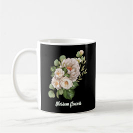 Elegant white floral bouquet with green leaves koffiemok