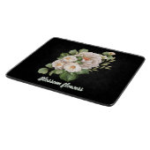 Elegant white floral bouquet with green leaves snijplank (Hoek)