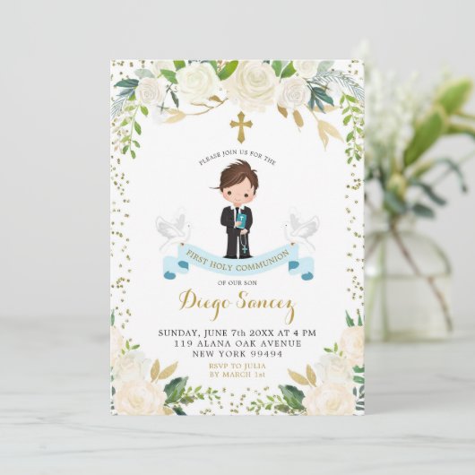 Elegant White Floral Boy First Heilige Communie Kaart (Staand voorkant)