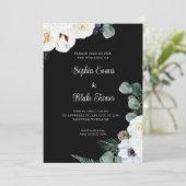 Elegant White Floral met Greenery Black Wedding Kaart (Staand voorkant)