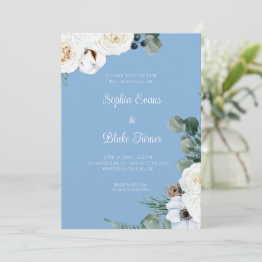 Elegant White Floral met Greenery Blue Wedding Kaart (Staand voorkant)