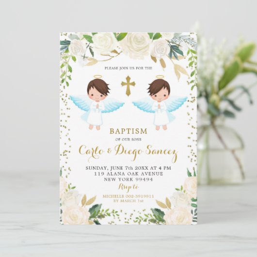 Elegant White Floral Twin Boy Baptism Invitation Kaart (Staand voorkant)