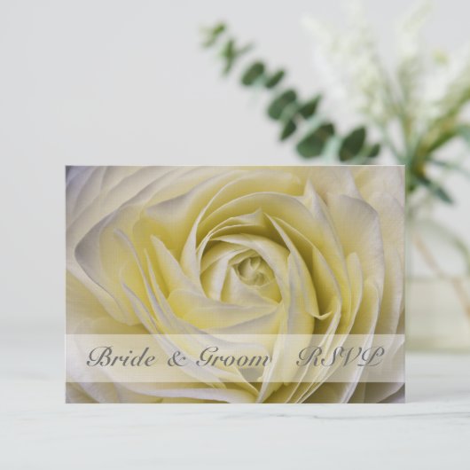 Elegant White Floral Wedding RSVP (Staand voorkant)