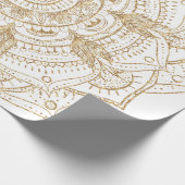Elegant White & Gold Mandala Handtekening Ontwerp Cadeaupapier (Hoek)