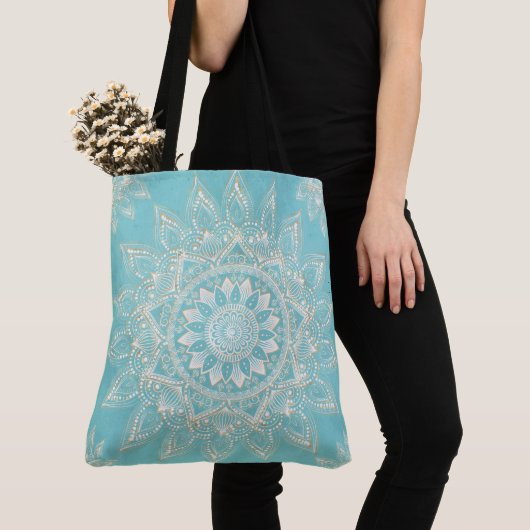 Elegant White Gold Mandala Sky Blue Design Tote Bag (Dichtbij)