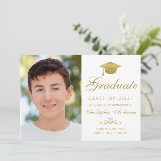 Elegant White Gold Script Pet Foto Afstuderen Aankondiging (Staand voorkant)