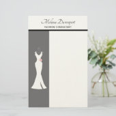 Elegant White Gown on Grey - Stijlvol Eenvoudig de Briefpapier (Staand voorkant)