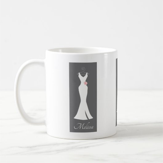 Elegant White Gown on Grey - Stijlvol Eenvoudig de Koffiemok (Links)