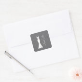 Elegant White Gown on Grey - Stijlvol Vierkante Sticker (Envelop)