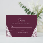 Elegant White Lace Burgundy Wedding RSVP Kaartje (Staand voorkant)