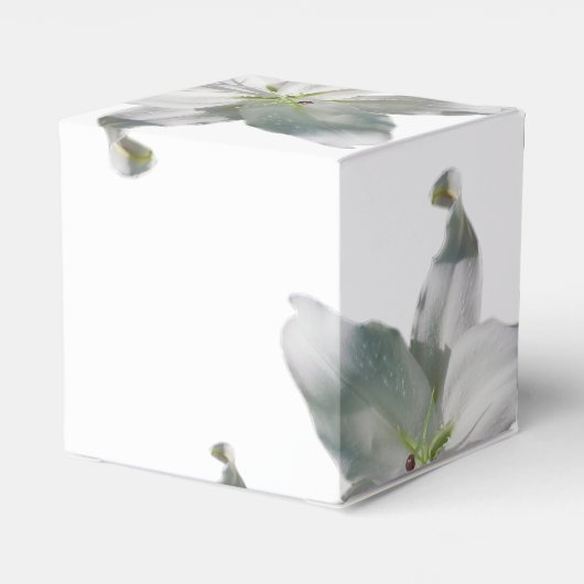 Elegant White Lilies Wedding Bedankdoosjes (Achterkant)