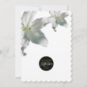 Elegant White Lilies Wedding Invitations Kaart (Achterkant)