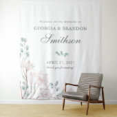 Elegant White Magnolia en Eucalyptus Wedding Wandkleed (In situ)