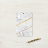 Elegant White Marble Gold Monogram Post-it® Notes (Op bureau)