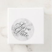 Elegant White Marble Wedding Save the Date Bedankjes Labels (In situ)