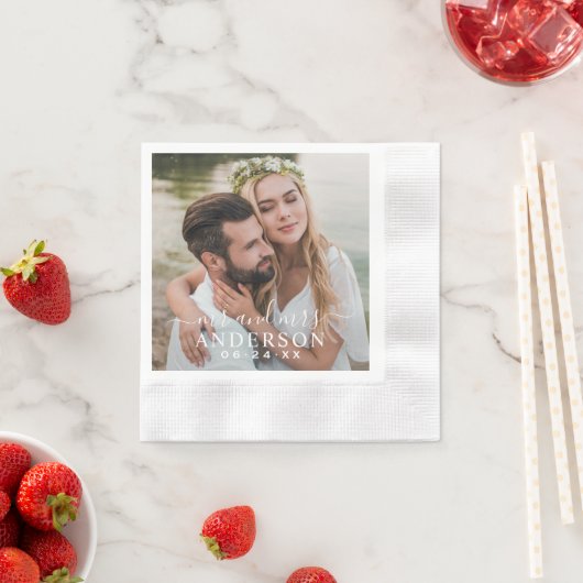 Elegant White Mr. en Mrs Monogram Foto Wedding Servet (Insitu)