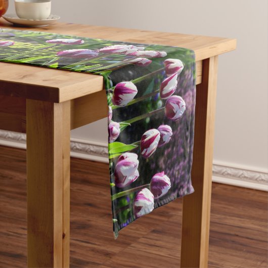 Elegant White Paars Flaming Flag Triumph Tulips Korte Tafelloper (Voorbeeld)