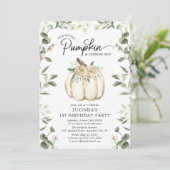 Elegant White Pumpkin & Greenery 1e verjaardag Kaart (Staand voorkant)