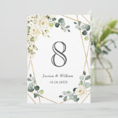 Elegant White Rose Eucalyptus Weddenschap Table Nu Kaart (Staand voorkant)