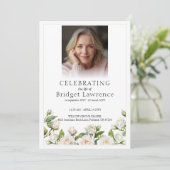 Elegant White Roses Celebrating Life Of - Funeral Programmakaart (Staand voorkant)