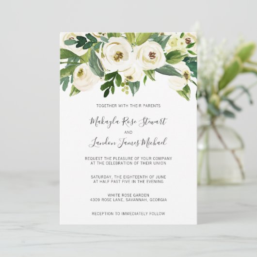 Elegant White Roses Greenery Floral Wedding Kaart (Staand voorkant)