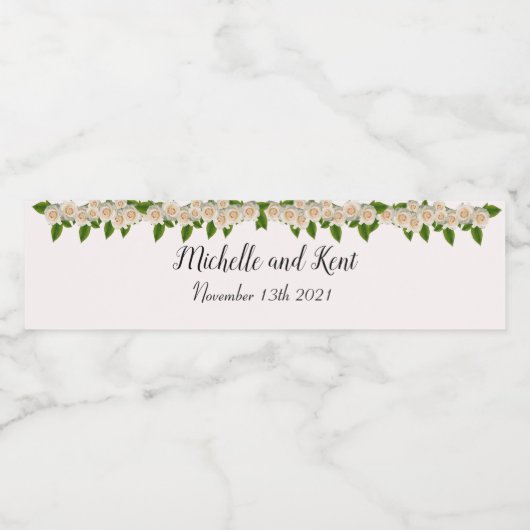 Elegant White Roses Weddenschap Water Fleset Set Waterfles Etiket (Enkel label)