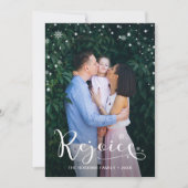 Elegant White Script Rejoice Snowflakes 2 Foto Feestdagenkaart (Voorkant)