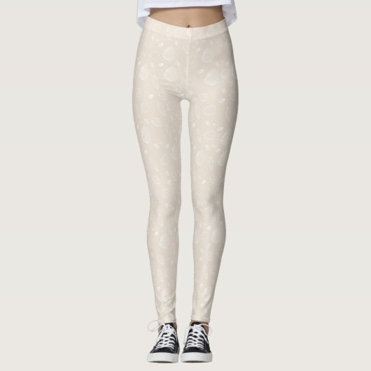 Elegant White Seashells beige Pattern Leggings (Voorkant)