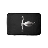 Elegant White Swan Reflection op Black Lake Badmat (Voorkant)