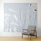 Elegant White Waterverf Foliage Dusty Blue Wandkleed (In Situ (horizontaal))