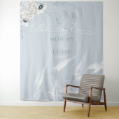 Elegant White Waterverf Foliage Dusty Blue Wandkleed (In situ)