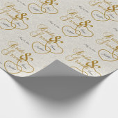 Elegant White Wedding Confetti and Gold Lettering Cadeaupapier (Hoek)