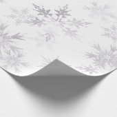 Elegant White Winter Snowflakes Cadeaupapier (Hoek)