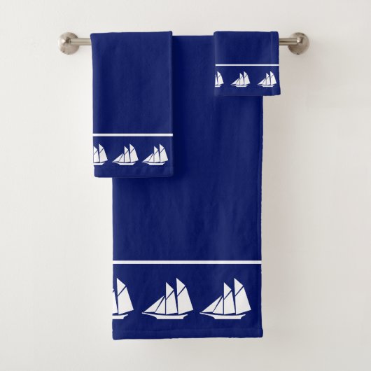 Elegant White Yachts op Navy Blue Bad Handdoek (Insitu)