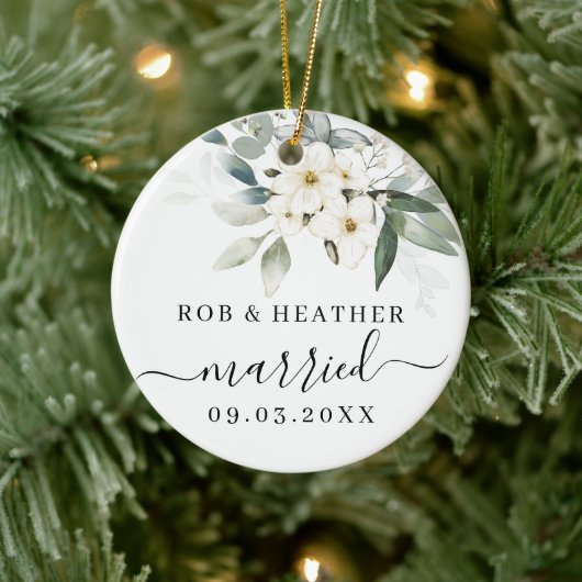 Elegant Wild Flowers Gepersonaliseerd Getrouwd Pas Keramisch Ornament (Boom)