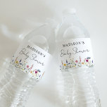 Elegant Wildflower Meadow Baby shower Waterfles Etiket<br><div class="desc">Elegante florale baby showers waterflesetiketten met een ondergrens van waterverf wilde bloemen en gebladerte in tinten roze, geel, paarse, blauw en groen op een witte achtergrond. Personaliseer de wildflower baby shower waterflesetiketten met de naam van de aanstaande moeder en de datum. De gepersonaliseerde waterflesetiketten voor wilde bloemen zijn ideaal voor...</div>