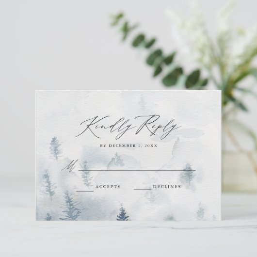 Elegant Winter Forest Bruiloft RSVP Kaart (Staand voorkant)