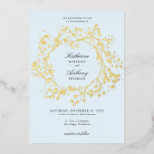 Elegant Winter Ice Blue Gouden bessen krans bruilo Folie Uitnodiging (Voorkant)