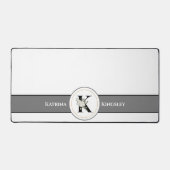 Elegant wit bloemend monogram & naam op wit bureaumat (Voorkant)