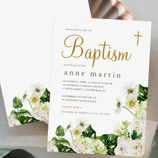 Elegant wit bloemengroen met kruisdoop kaart