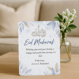 Elegant Wit en Blauw Bloemstuk Gelukkig Eid 2025 Kaart