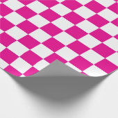 Elegant wit en warm roze schaakbord cadeaupapier (Hoek)