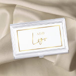 Elegant Wit & Goud Logo Chique Eenvoudig Visitekaarthouder<br><div class="desc">Geef uw visitekaartjes in stijl weer met dit elegante hoesje van wit en faux gold visitekaartje. Met ruimte voor uw logo op witte achtergrond met een gouden kleurenrand. Perfect om uw visitekaartjes op te bergen en mee te nemen wanneer u onderweg bent.</div>