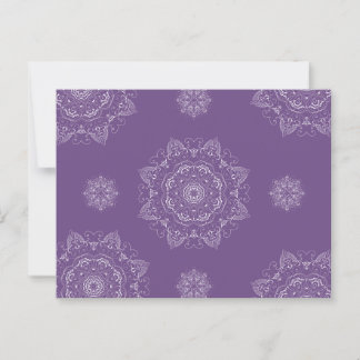 Elegant wit mandala patroon op Paarse achtergrond Briefkaart