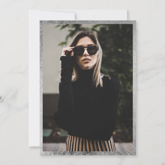 Elegant wit marmer script blauw foto Sweet 16 Kaart (Achterkant)