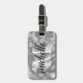 Elegant Wit Roze Marmer | Monogram Aangepast Bagagelabel (Voorkant verticaal)