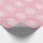 Elegant Wit & Roze Sneeuwvlok Kerstpatroon Cadeaupapier (Hoek)