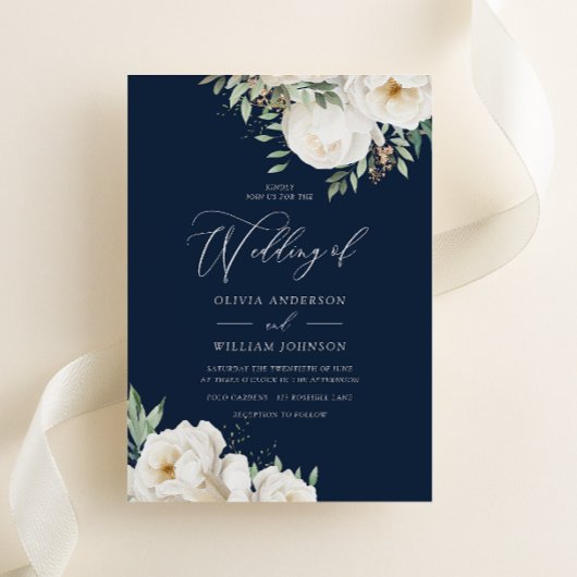 Elegant Wit & Salie Bloemen Navy Bruiloft Kaart